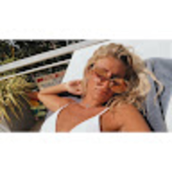 Meet your Posher, Mara - Picture 1 of 1